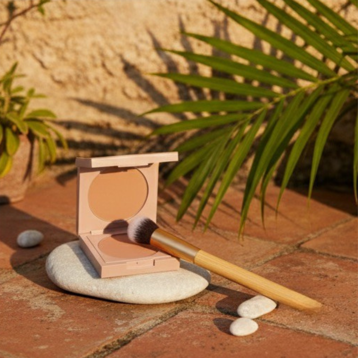 Concealer Claw Brush